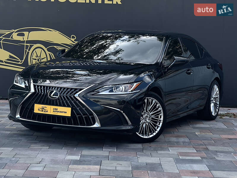 Lexus ES 2021