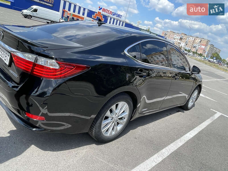 Седан Lexus ES 2014 в Кропивницькому