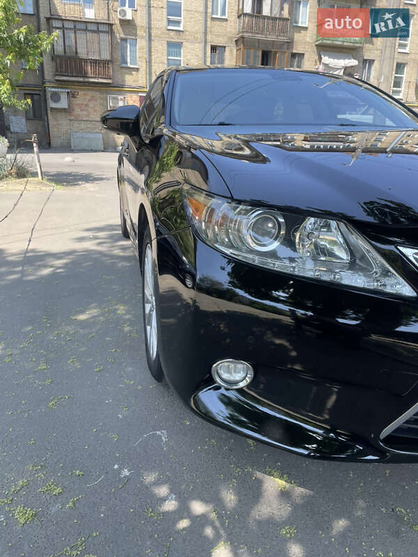 Седан Lexus ES 2014 в Кропивницькому