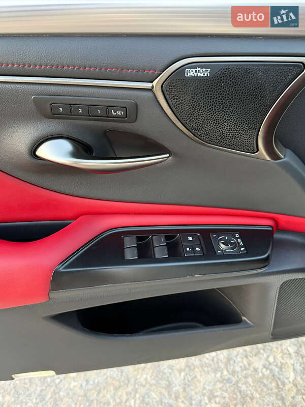 Седан Lexus ES 2020 в Миколаєві