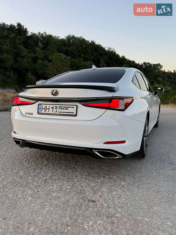 Седан Lexus ES 2020 в Миколаєві