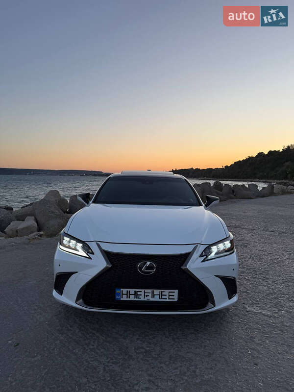 Седан Lexus ES 2020 в Миколаєві