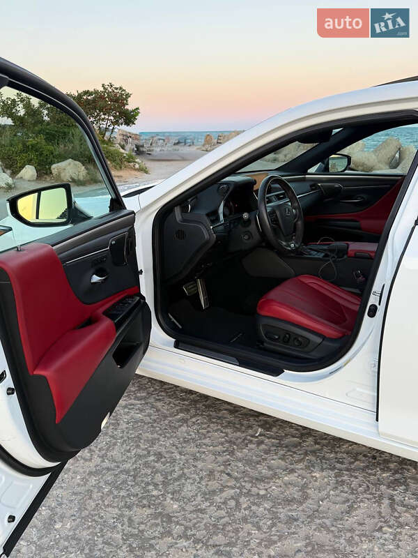 Седан Lexus ES 2020 в Миколаєві