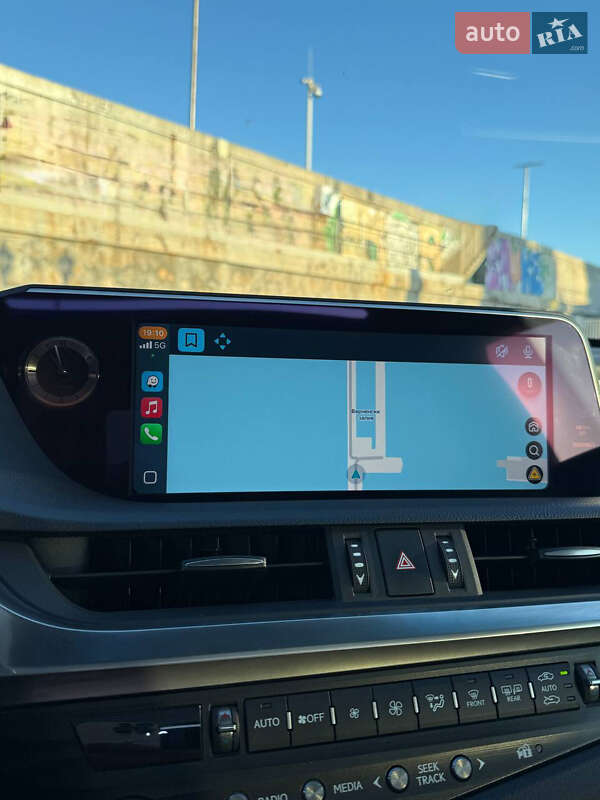 Седан Lexus ES 2020 в Миколаєві