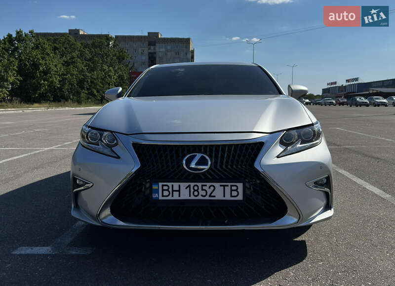 Седан Lexus ES 2014 в Кропивницком