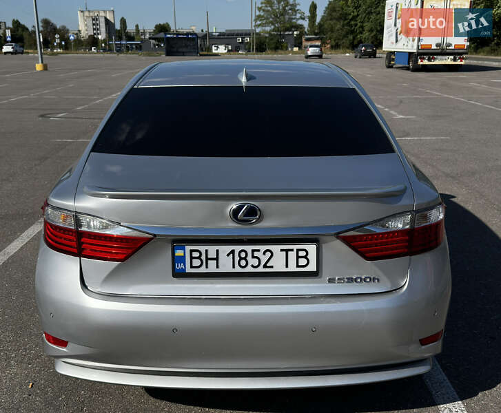 Седан Lexus ES 2014 в Кропивницком