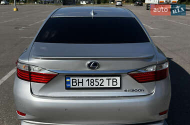 Седан Lexus ES 2014 в 
