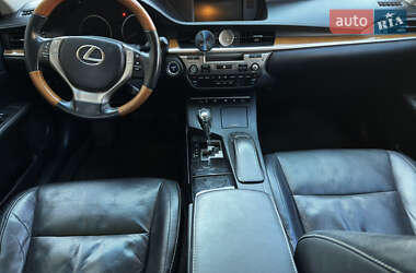 Седан Lexus ES 2014 в 