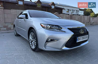 Седан Lexus ES 2015 в Тернополі