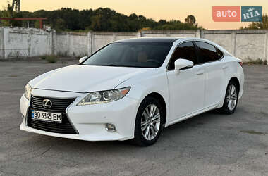 Седан Lexus ES 2013 в Лубнах