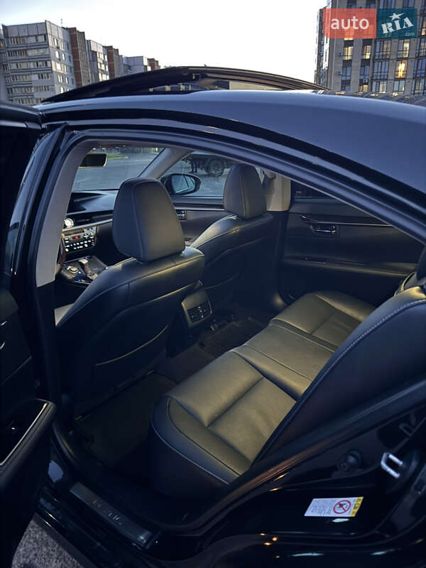 Седан Lexus ES 2018 в Черкасах фото 25 Седан Lexus ES 2018 в Черкасах