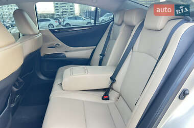 Седан Lexus ES 2020 в 