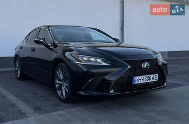 Седан Lexus ES 2019 в 