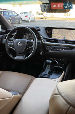 Седан Lexus ES 2019 в 