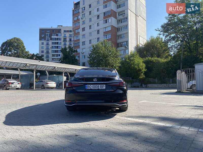 Седан Lexus ES 2020 в Тернополе