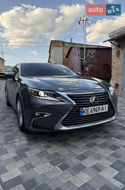 Седан Lexus ES 2016 в Дніпрі