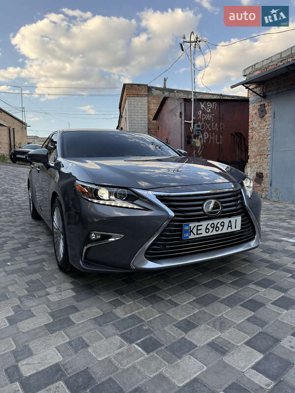 Lexus ES 2016