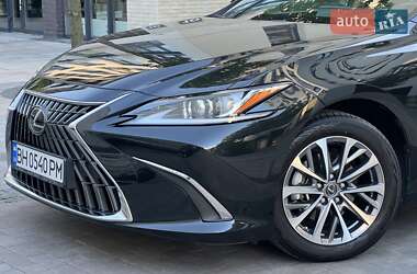 Седан Lexus ES 2022 в 