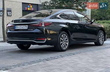 Седан Lexus ES 2022 в 