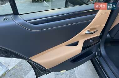 Седан Lexus ES 2022 в 