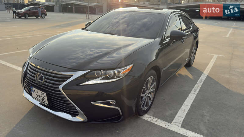 Lexus ES 2016