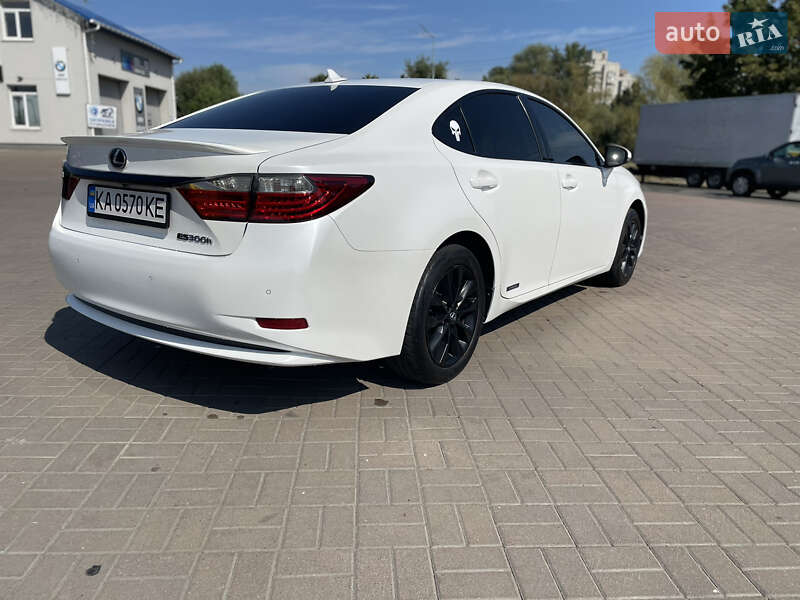 Седан Lexus ES 2013 в Тетиеве