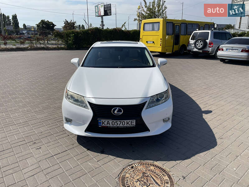 Седан Lexus ES 2013 в Тетиеве