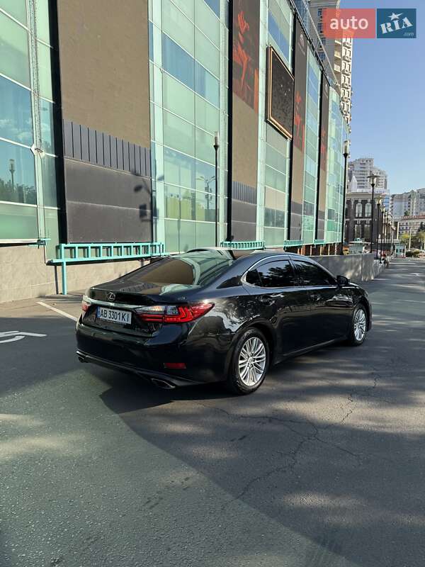Седан Lexus ES 2016 в Одесі
