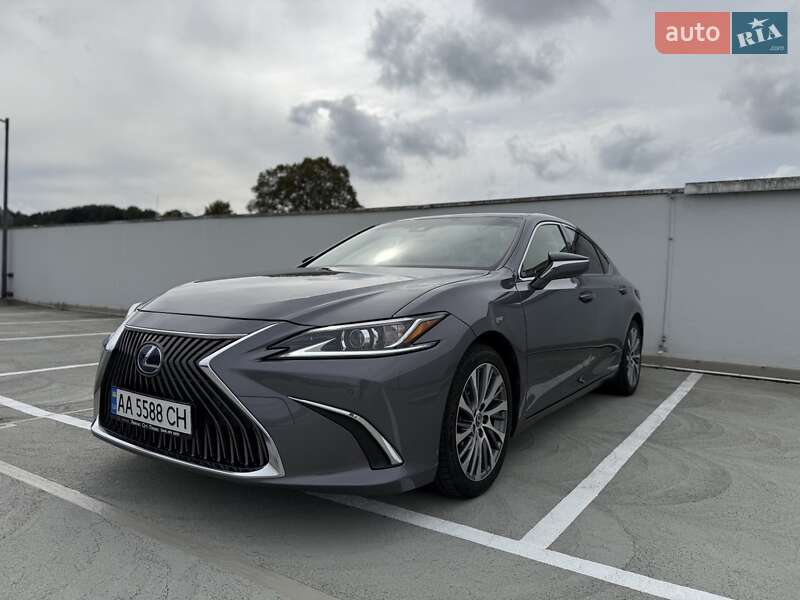 Lexus ES 2019