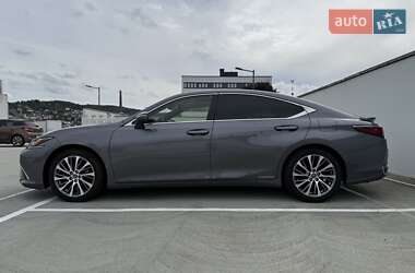 Седан Lexus ES 2019 в 
