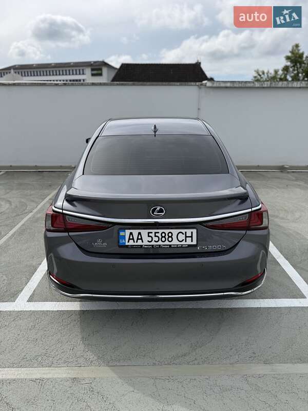 Седан Lexus ES 2019 в Киеве