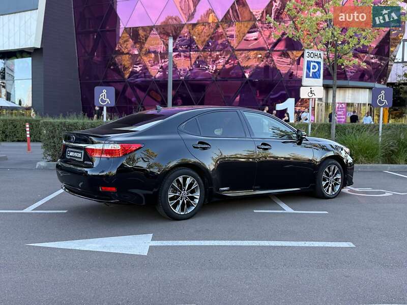Седан Lexus ES 2013 в Киеве