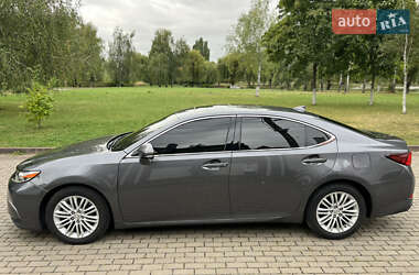 Седан Lexus ES 2016 в 