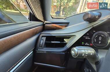Седан Lexus ES 2021 в Чернигове