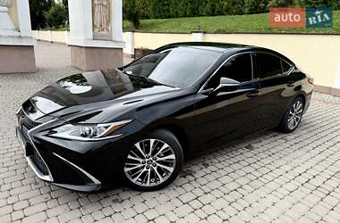 Седан Lexus ES 2018 в Нетішині
