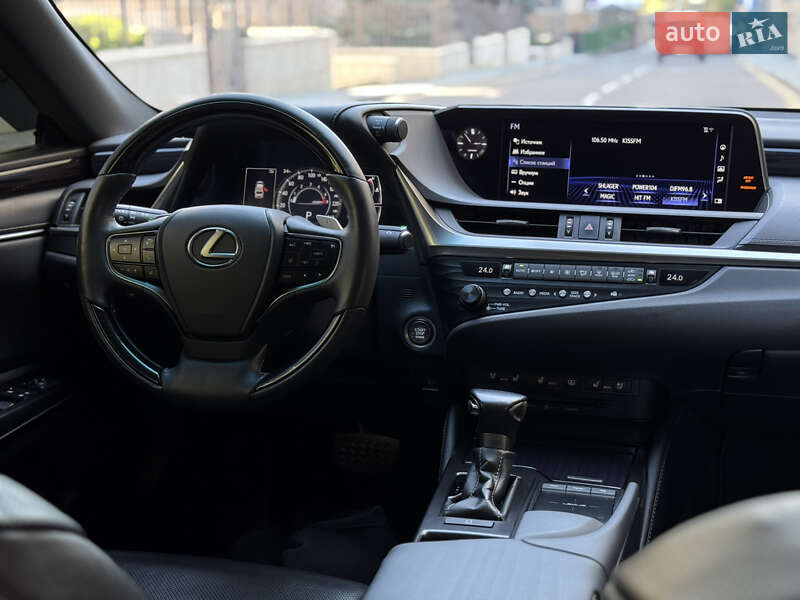 Седан Lexus ES 2018 в Києві