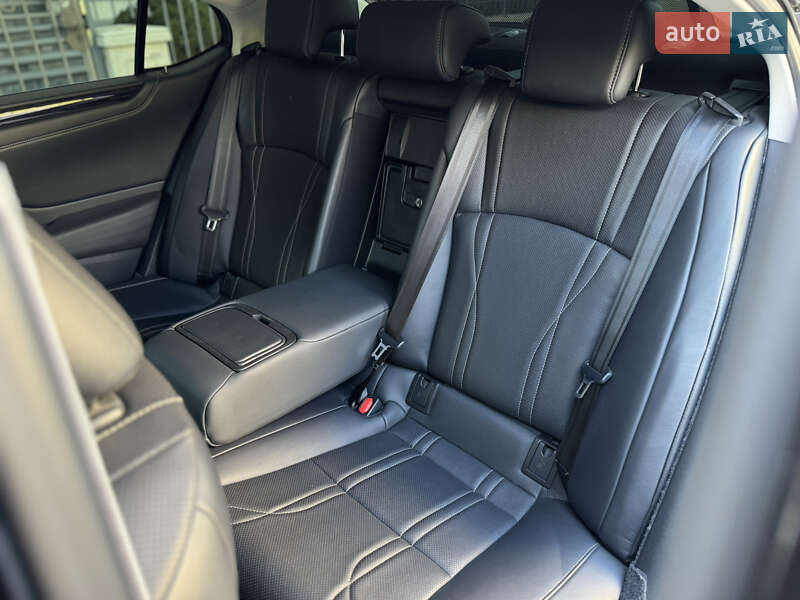 Седан Lexus ES 2018 в Києві
