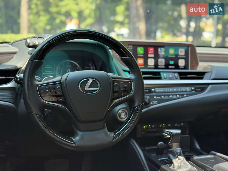 Седан Lexus ES 2018 в Києві