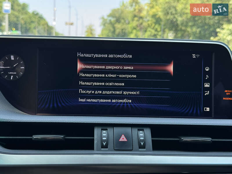 Седан Lexus ES 2018 в Києві