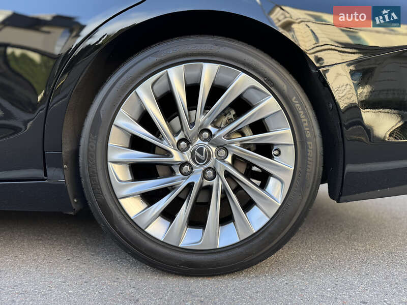 Седан Lexus ES 2018 в Києві