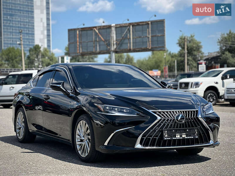 Седан Lexus ES 2024 в Киеве