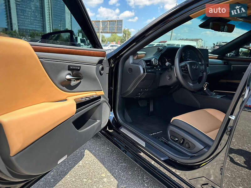Седан Lexus ES 2024 в Киеве