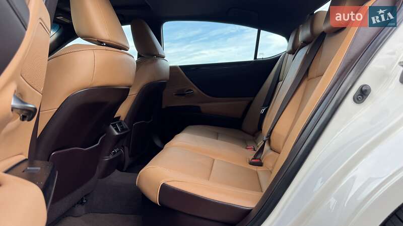 Седан Lexus ES 2021 в Киеве фото 11 Седан Lexus ES 2021 в Киеве