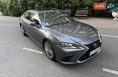 Седан Lexus ES 2019 в Киеве