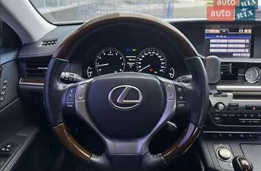 Седан Lexus ES 2012 в 