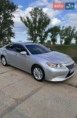 Седан Lexus ES 2013 в Измаиле