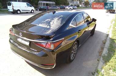 Седан Lexus ES 2021 в 