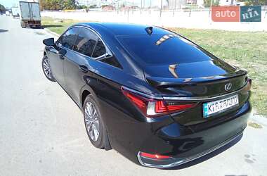 Седан Lexus ES 2021 в 