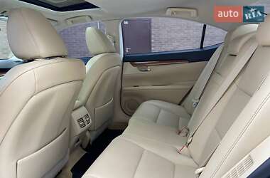 Седан Lexus ES 2013 в Володимирі