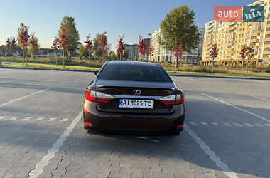 Седан Lexus ES 2015 в 